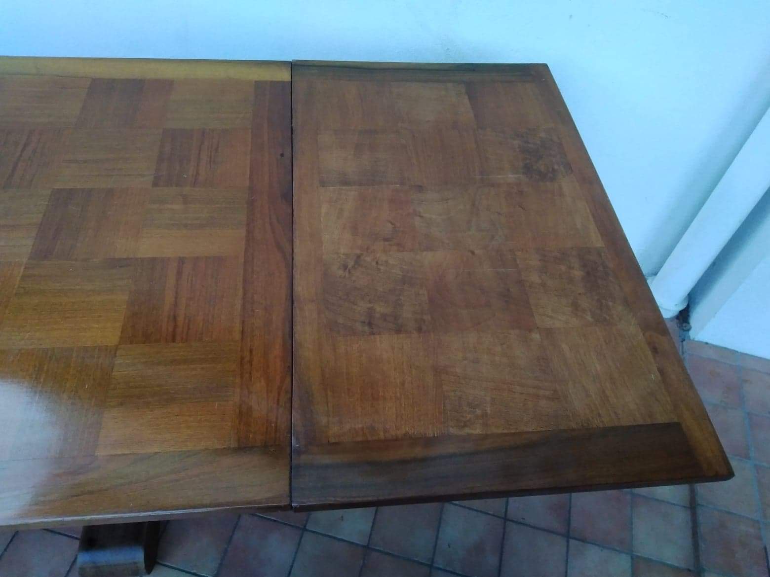 Table from the 1940s in solid oak in the style of Victor Courtray.