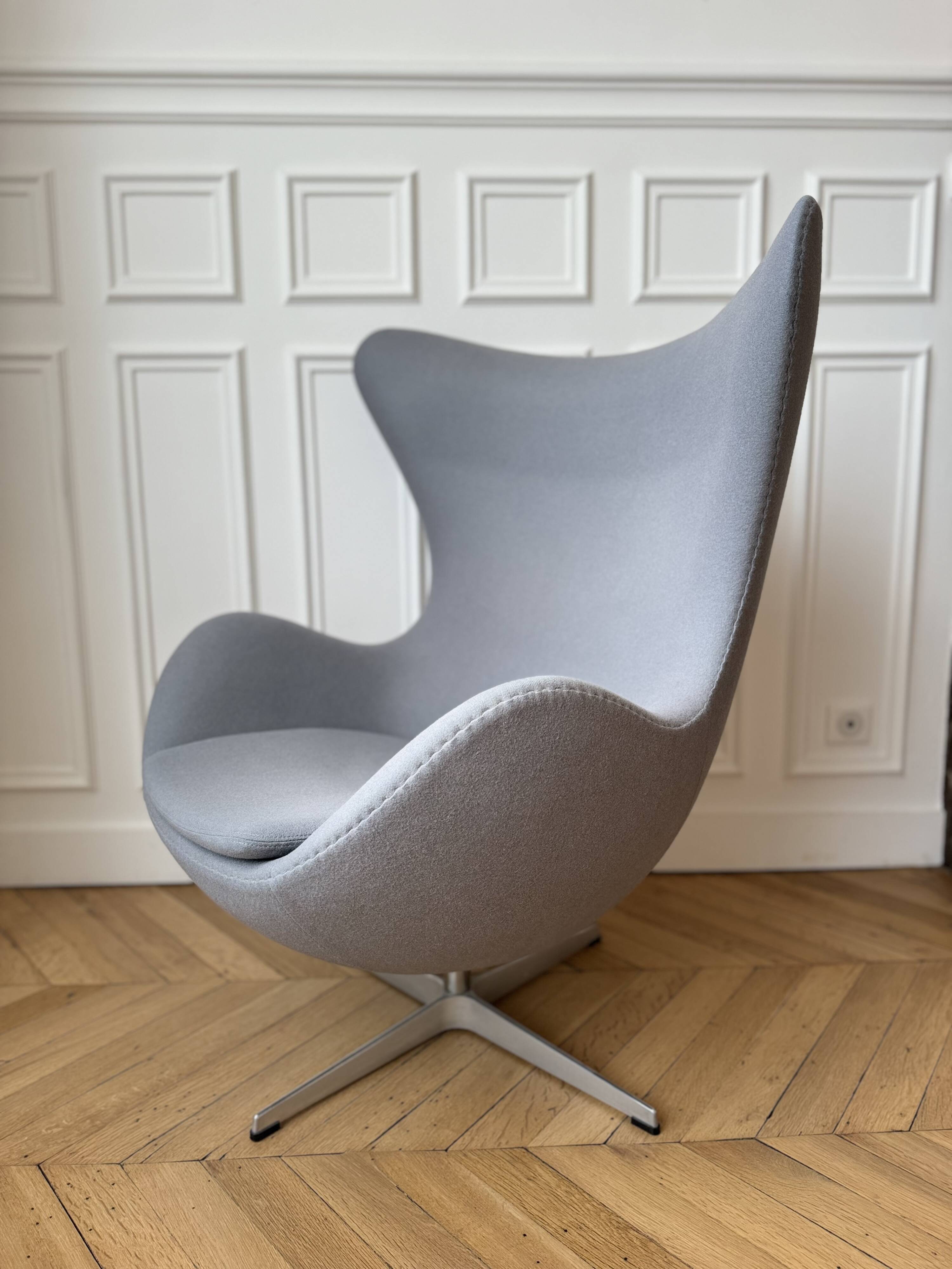 EGG CHAIR - Design Arne JACOBSEN - Edition Fritz HANSEN