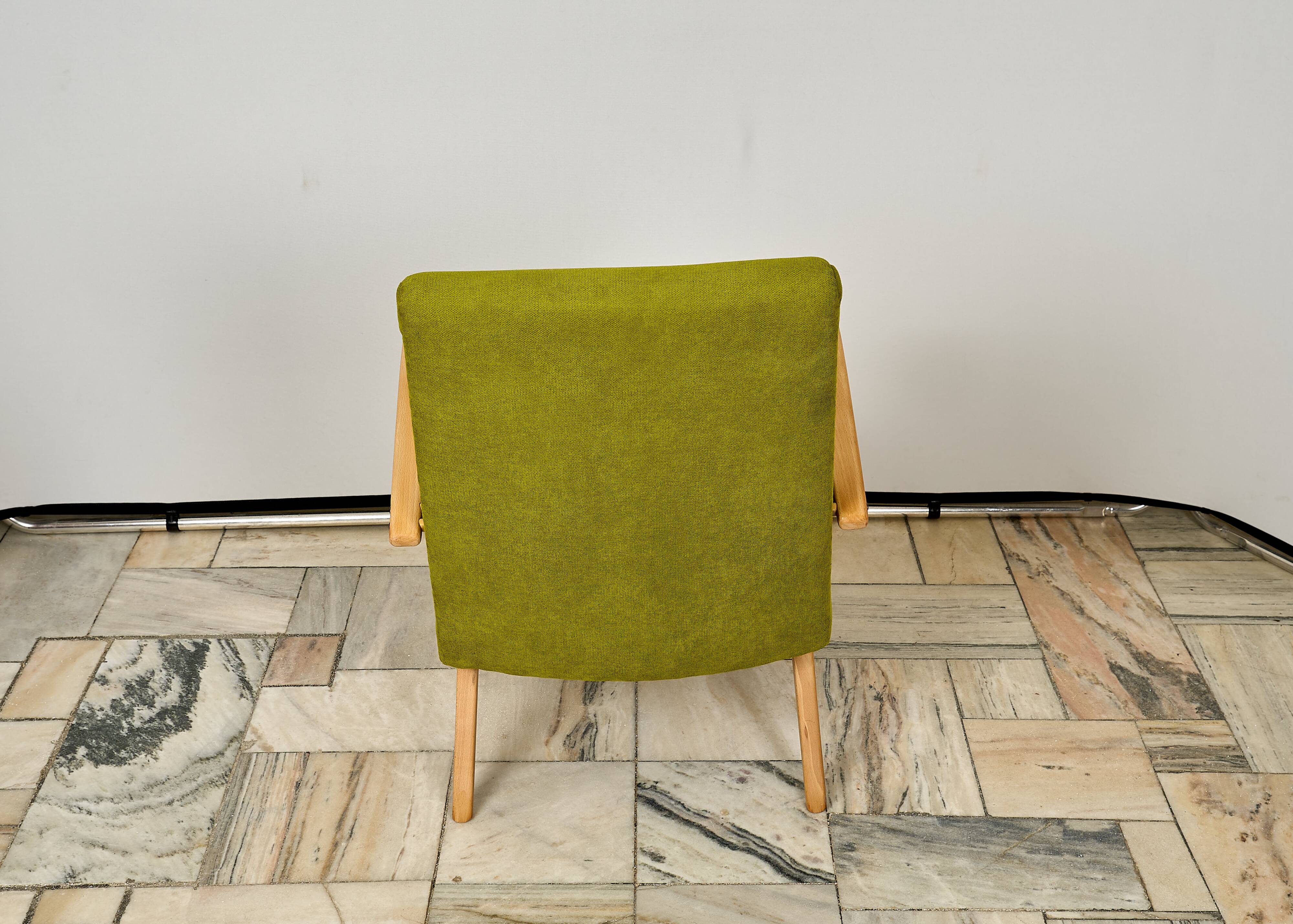 Armchair designed by Jaroslav Smidek for Ton, Czechoslovakia 1960s.