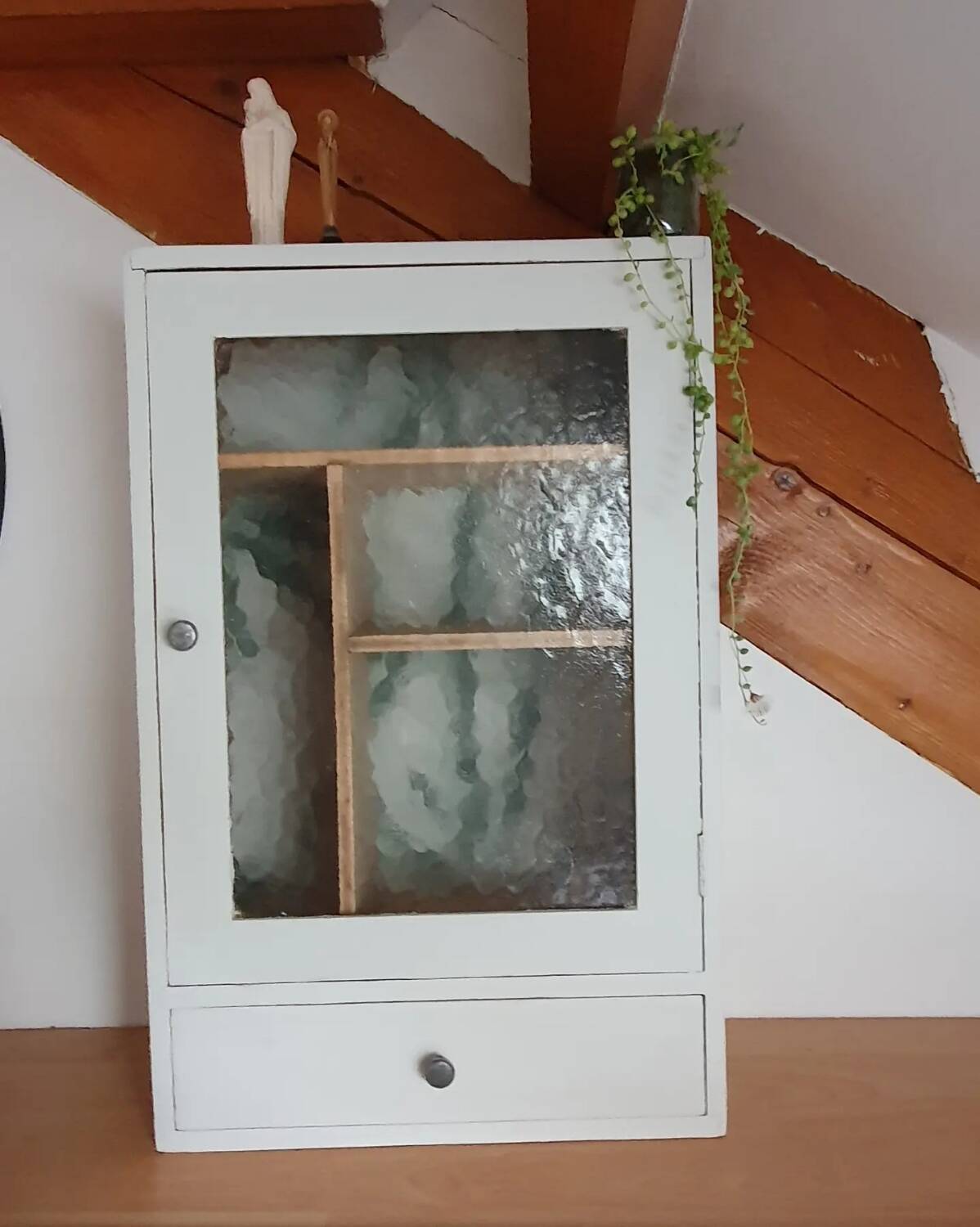 Bathroom cabinet