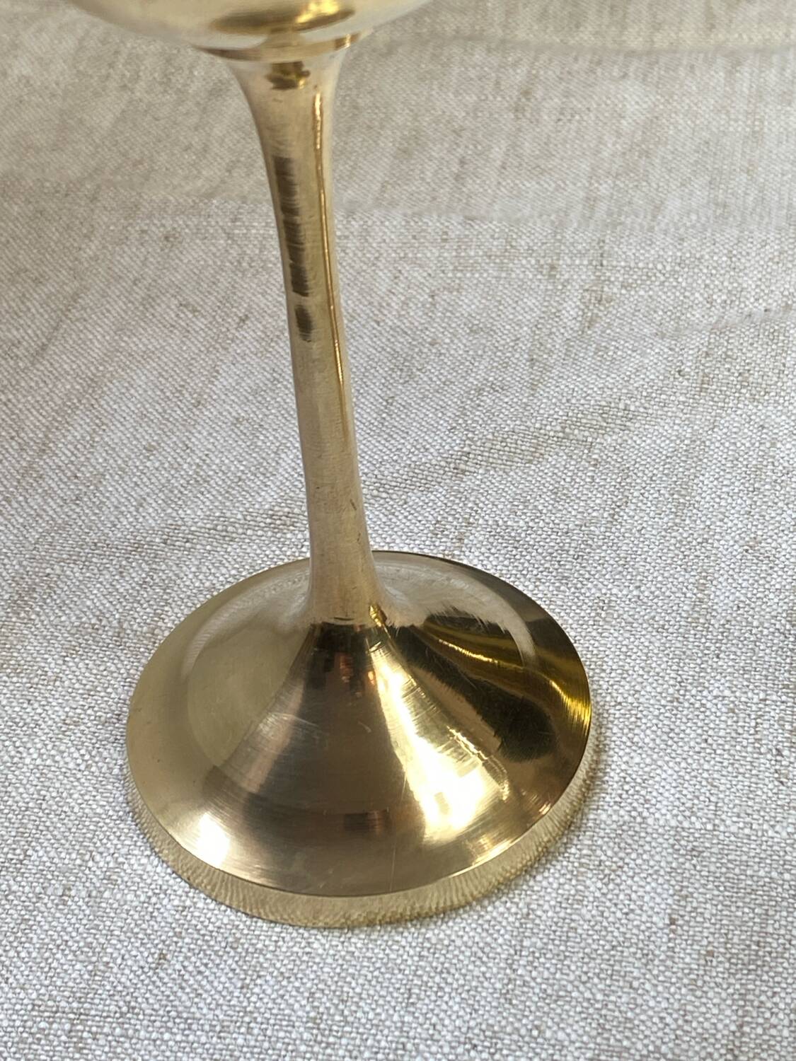 Calices, verre à pied en laiton gravés
