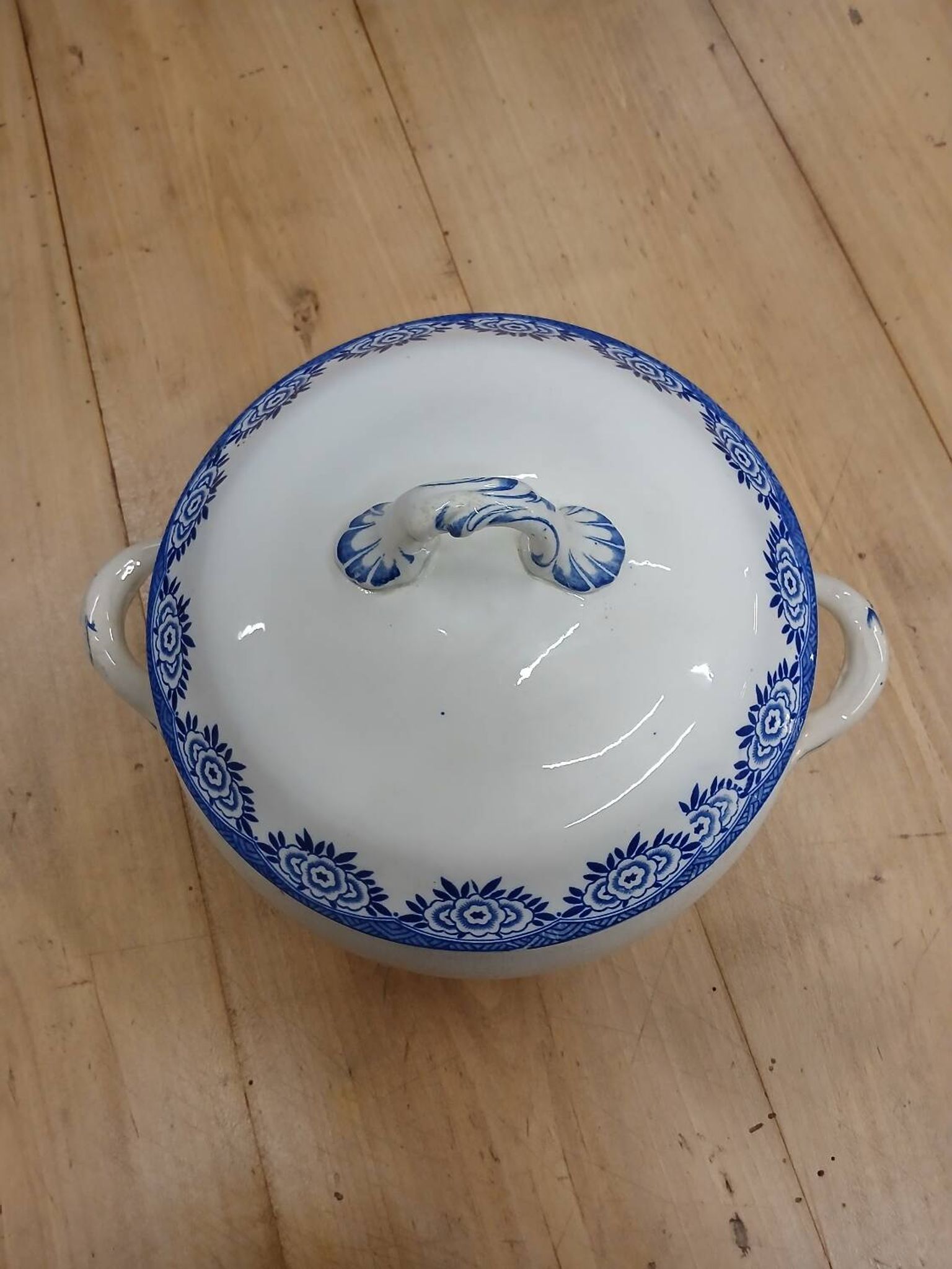 Old soup tureen Digoin and Sarreguemines