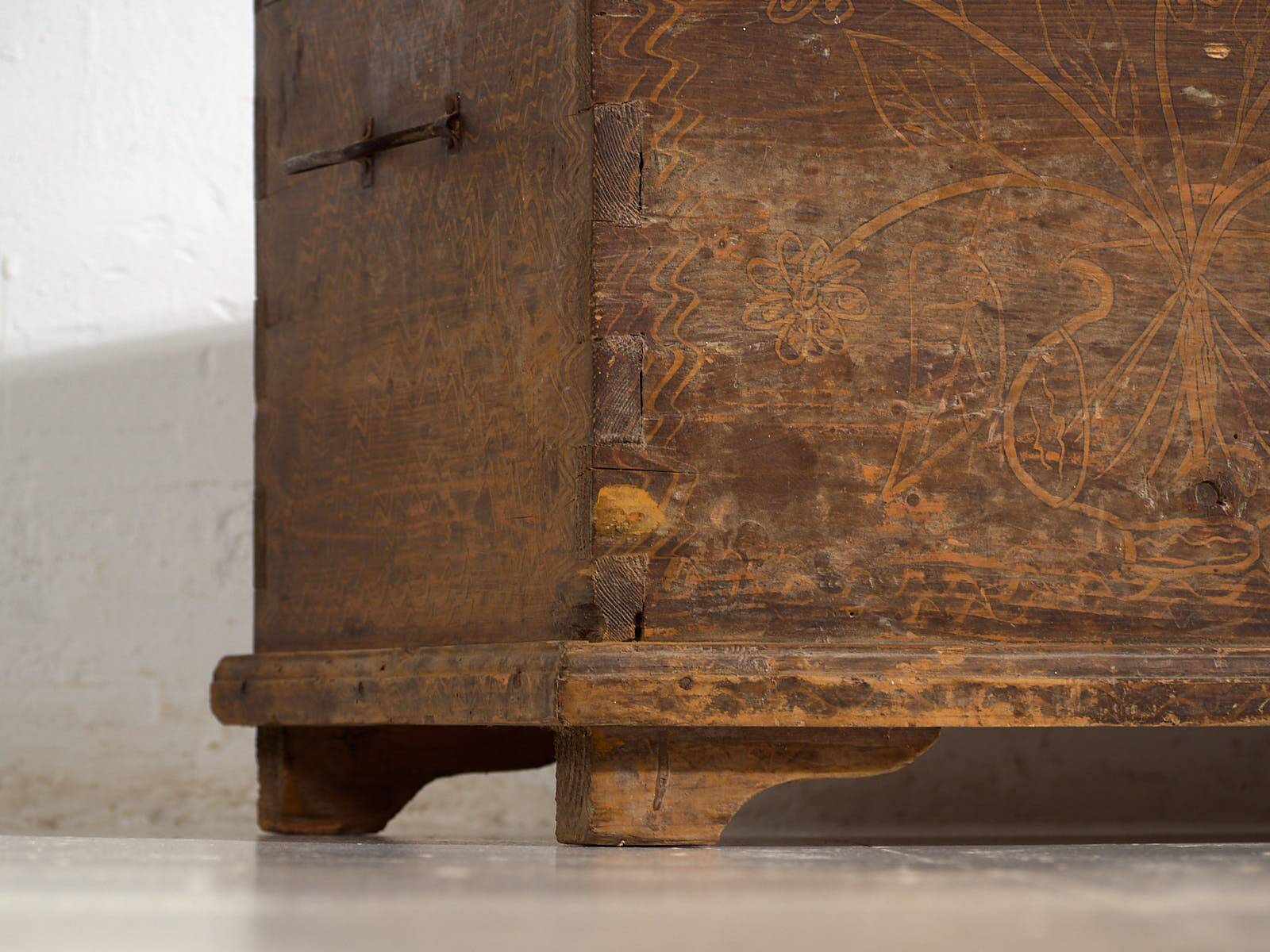 Antique chest with floral motifs (c.1920)