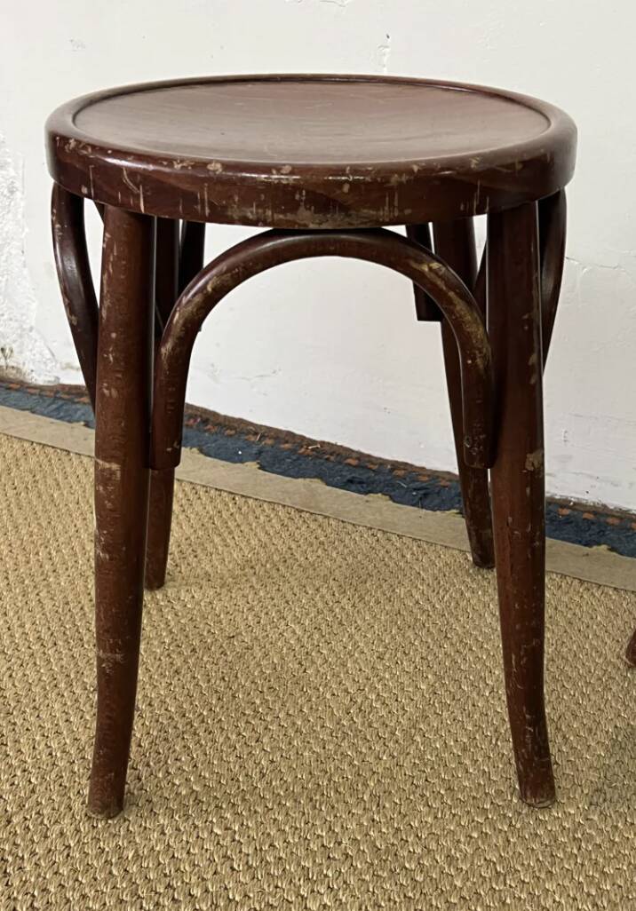 Paire de tabourets bas en bois courbé style "Thonet" vintage