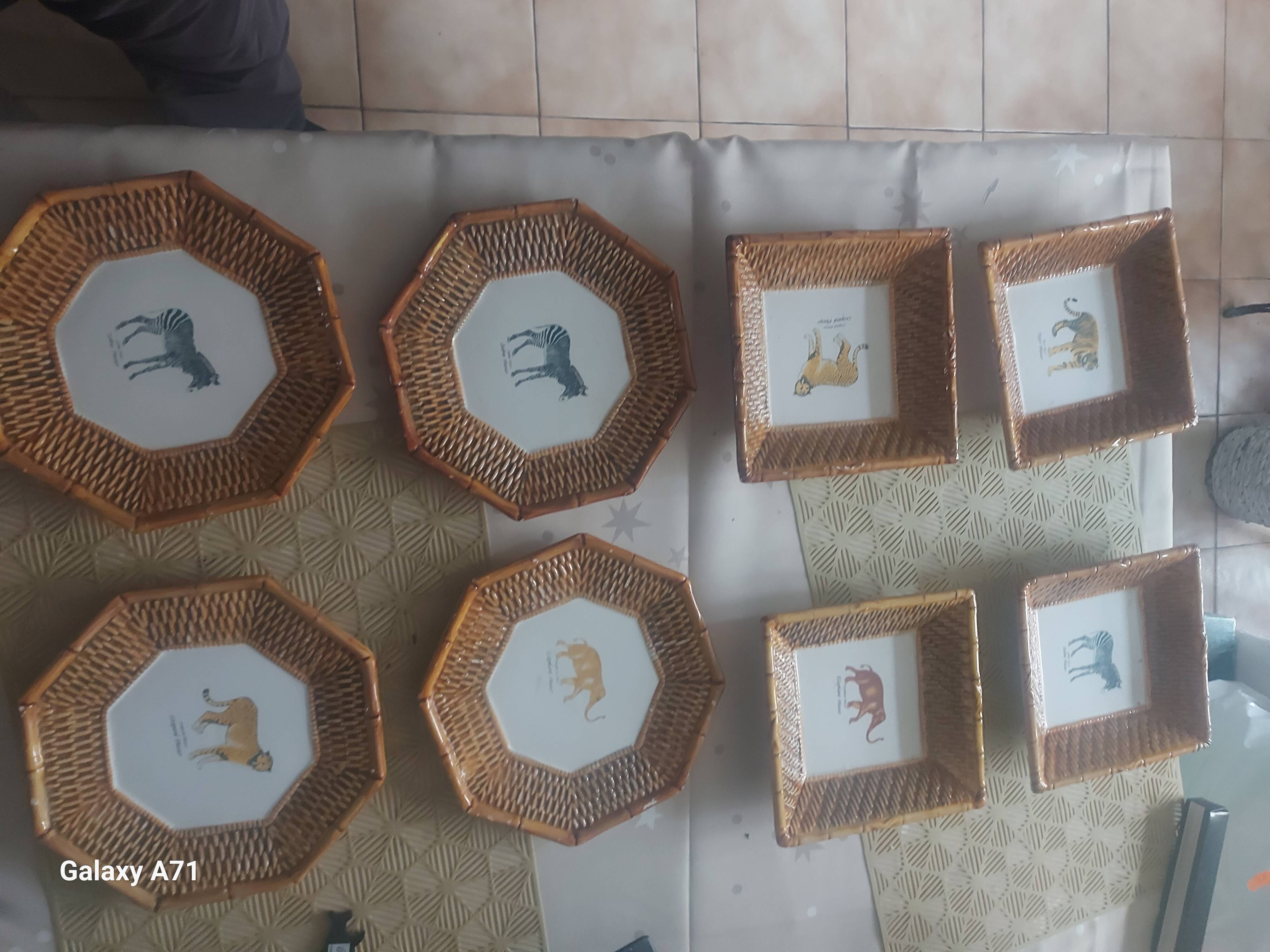 Lot de 8 assiettes de la savane