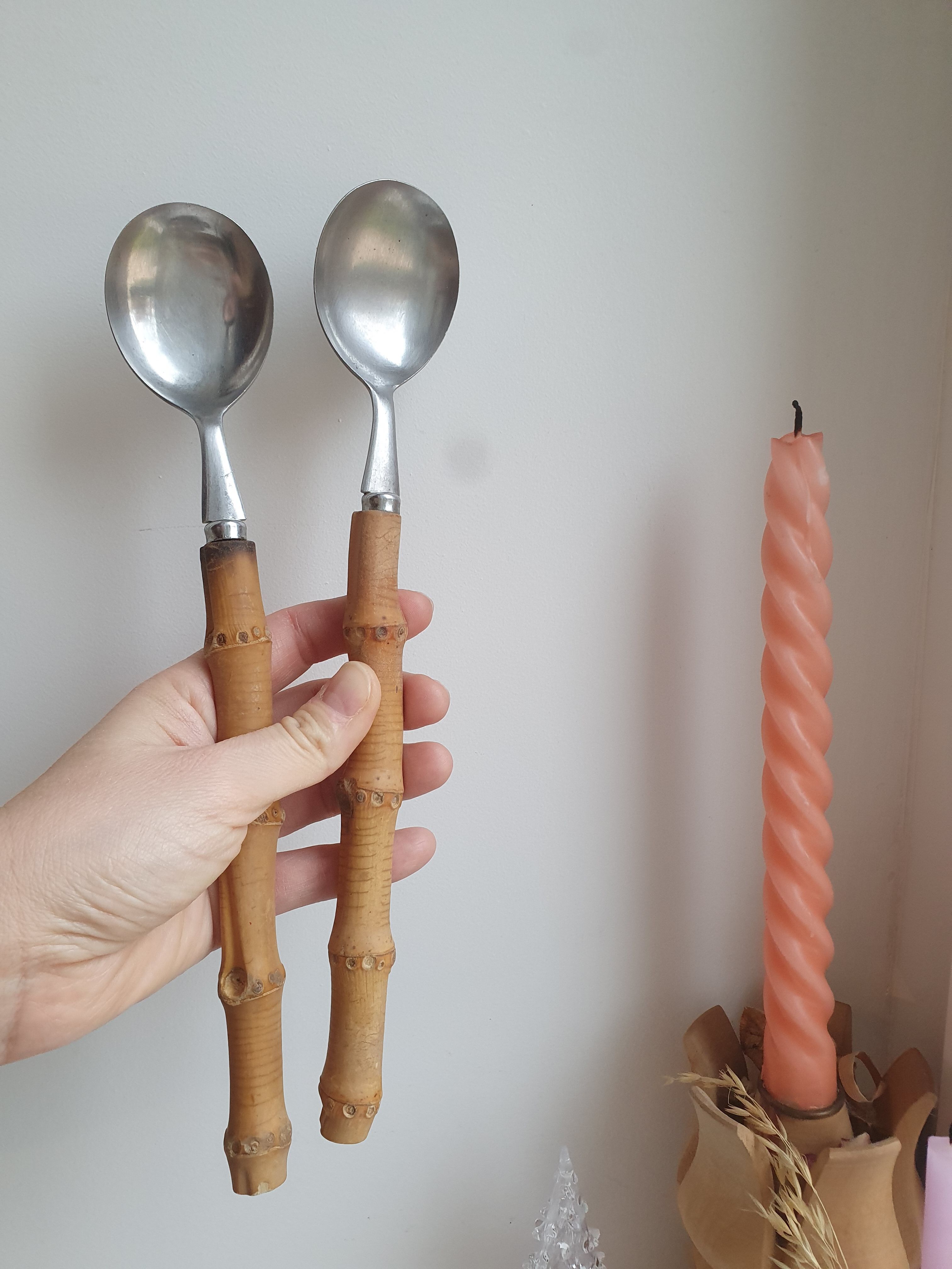 Bamboo sleeve salad cutlery