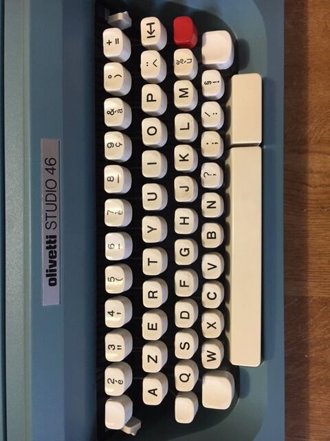 Olivetti typewriter, model Studio 46