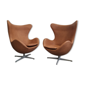 Pair Arne Jacobsen Egg chair by Fritz Hansen