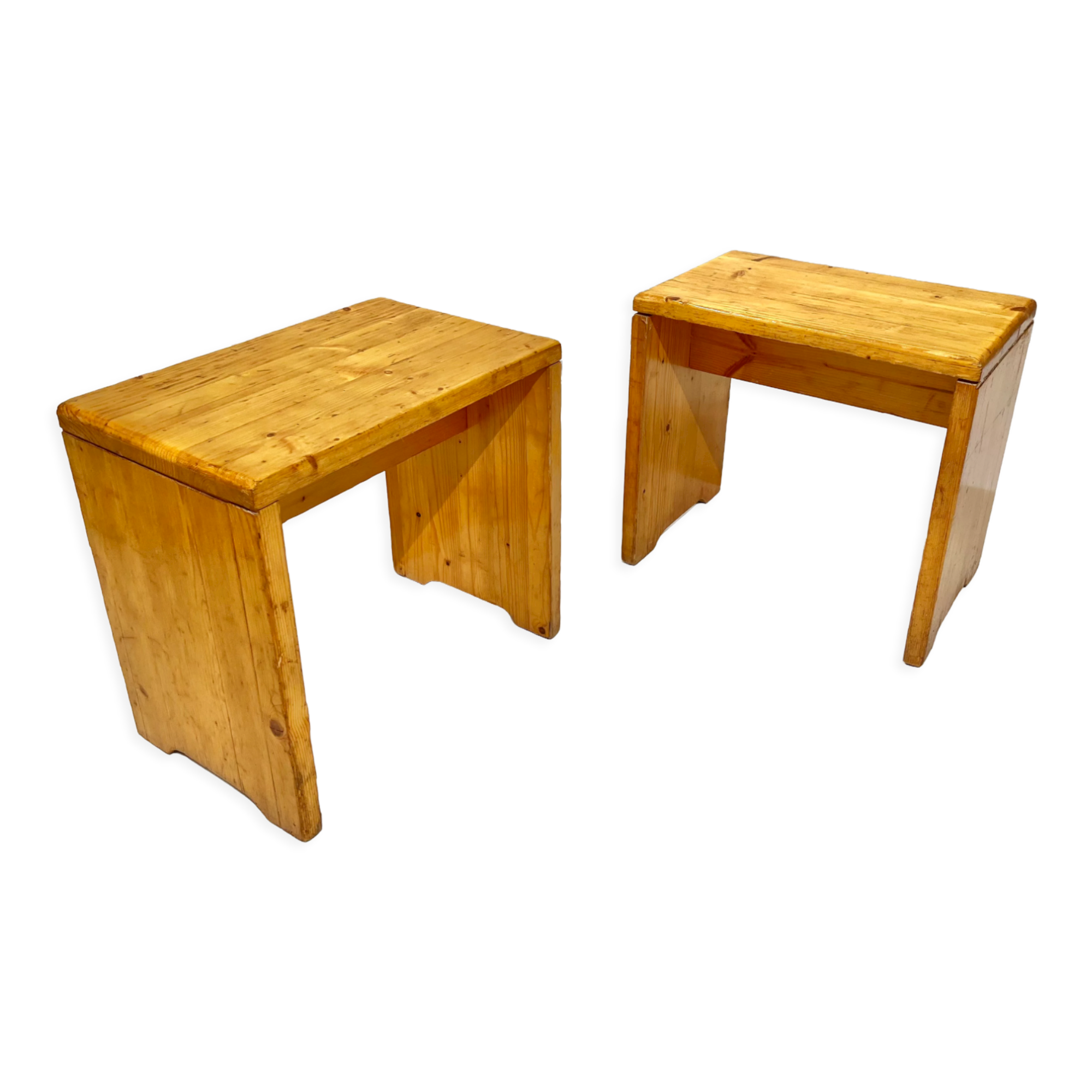 Set of 2 pine stools model "les Arcs"