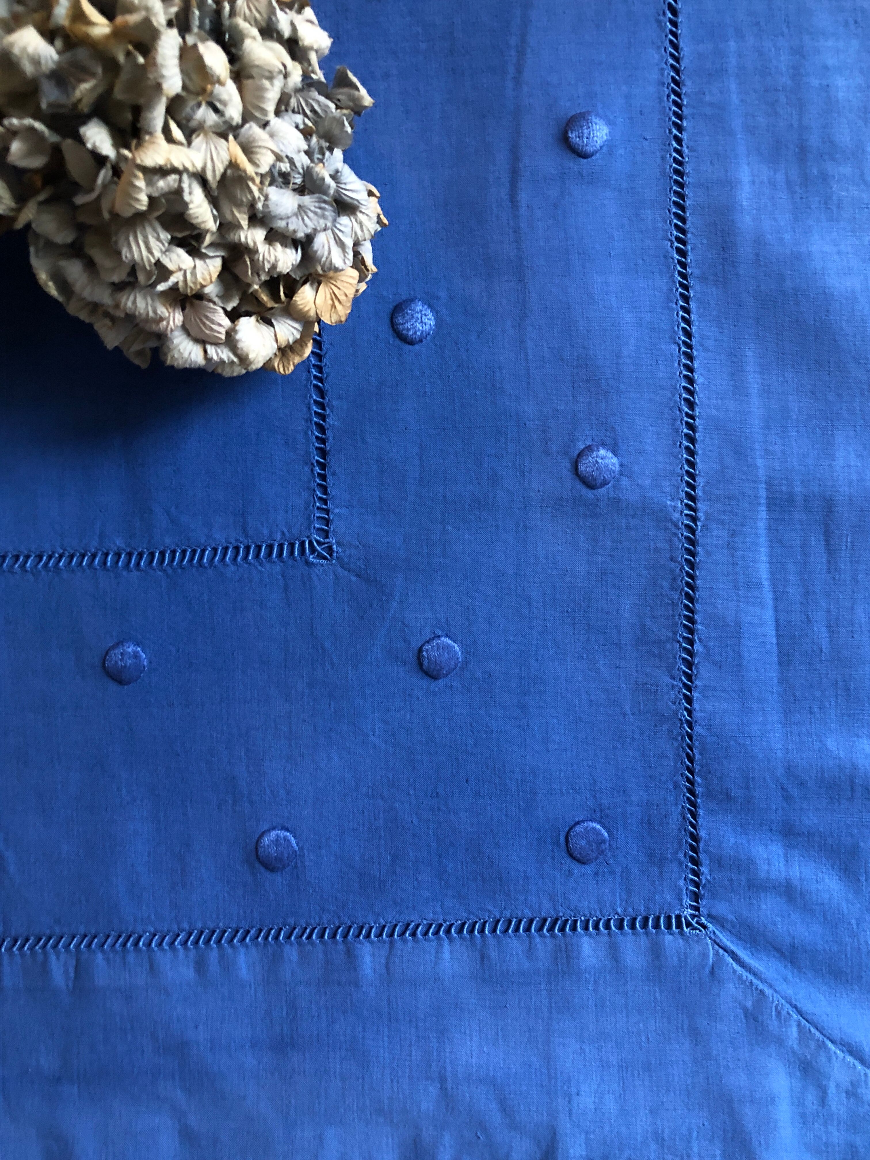 Vintage cloth in linen and cotton dyed in Mediterranean blue