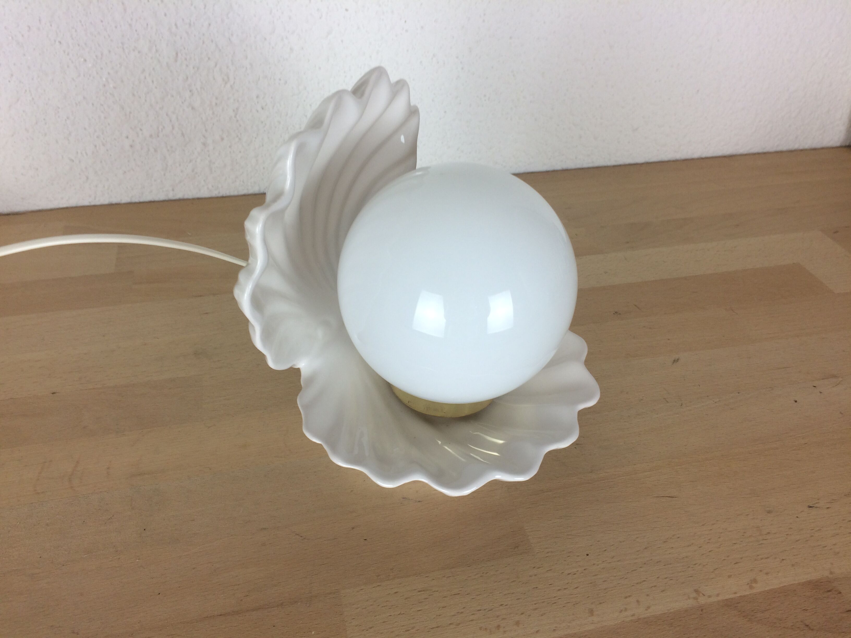 Opaline shell and pearl lamp, ceramics