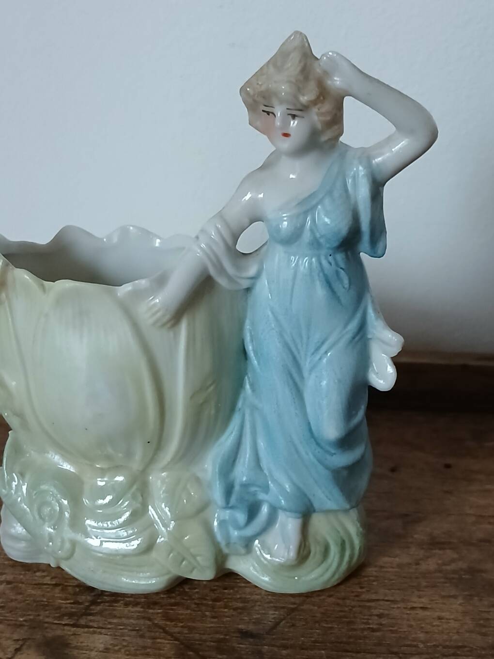 Small vase representing a woman - Art Nouveau period