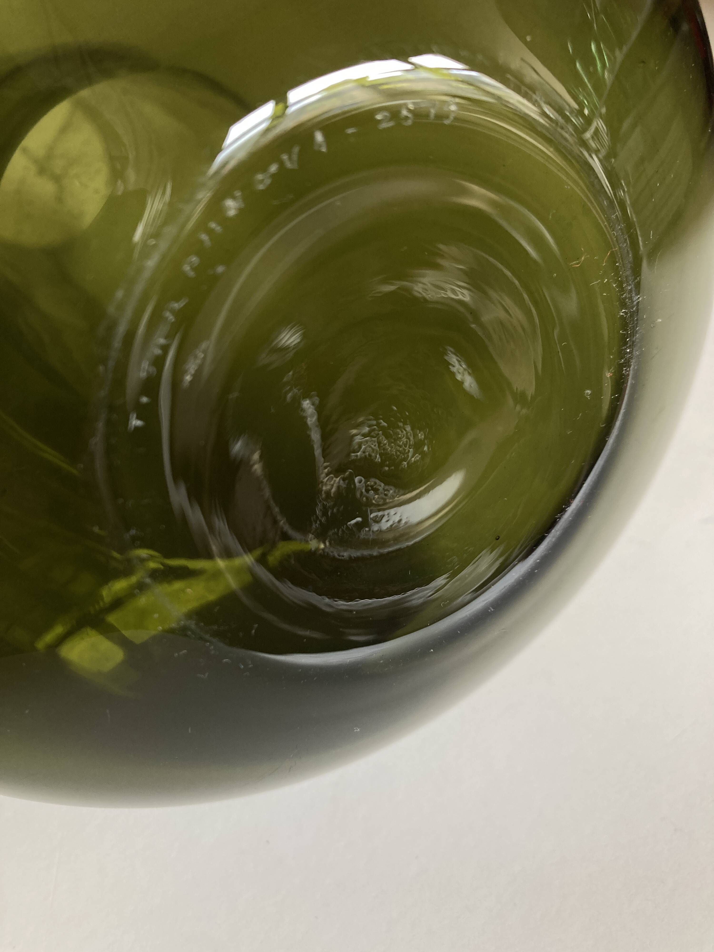 Decanter 2519 by Timo Sarpaneva 1960 olive green