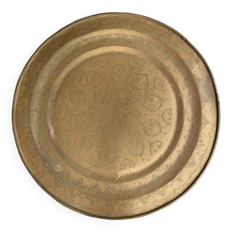 Large mid-20th century oriental tea tray in copper or brass 96 cm