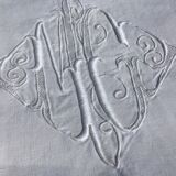 Drap 2-seater MG linen at the end of the triple-scale - open squares