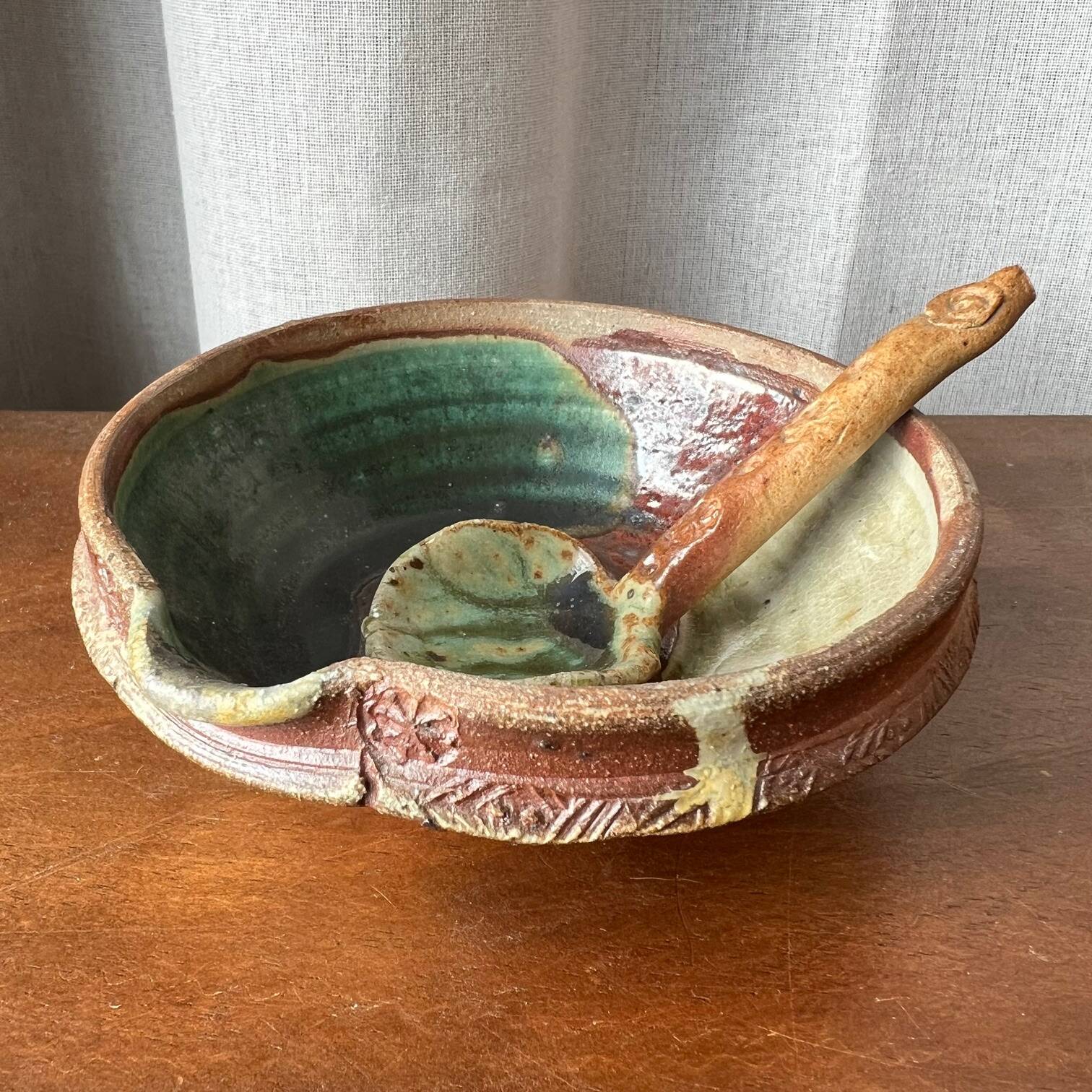 Bol artisanal en grès vernissé