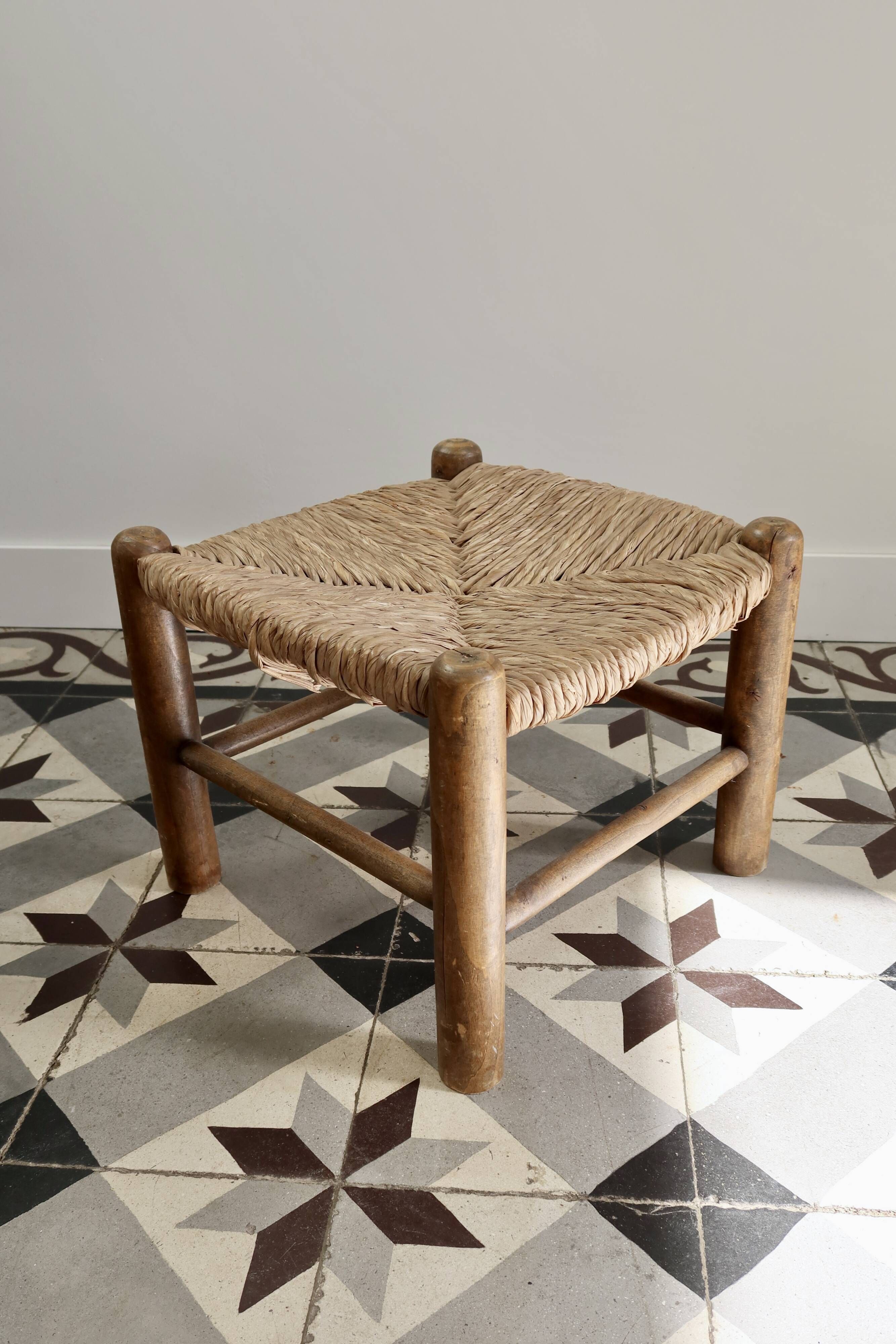 Vintage low stool in wood and straw – Woven straw seat