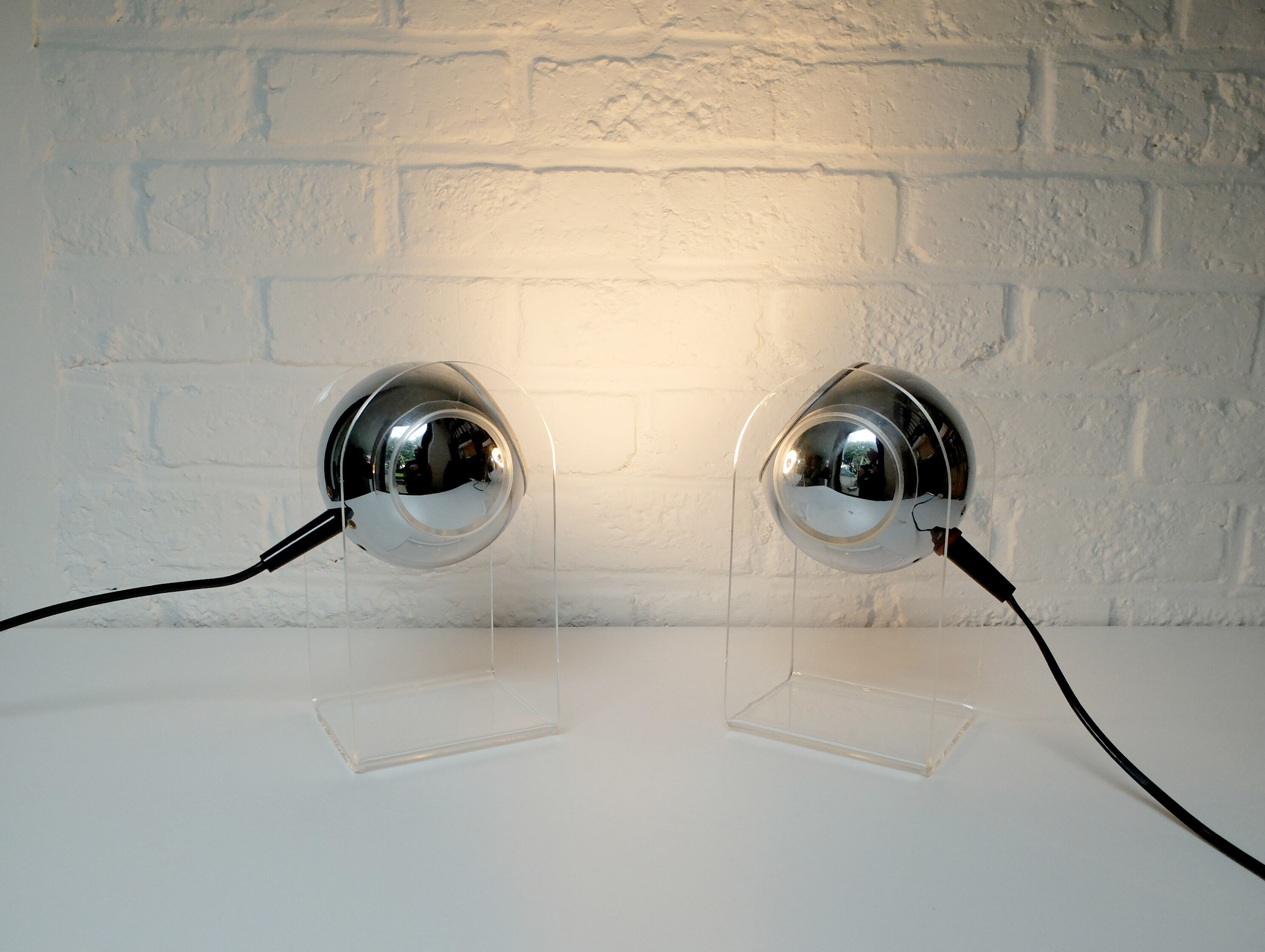 Space Age  sphere plexiglass table lamps pair, 1960-70s