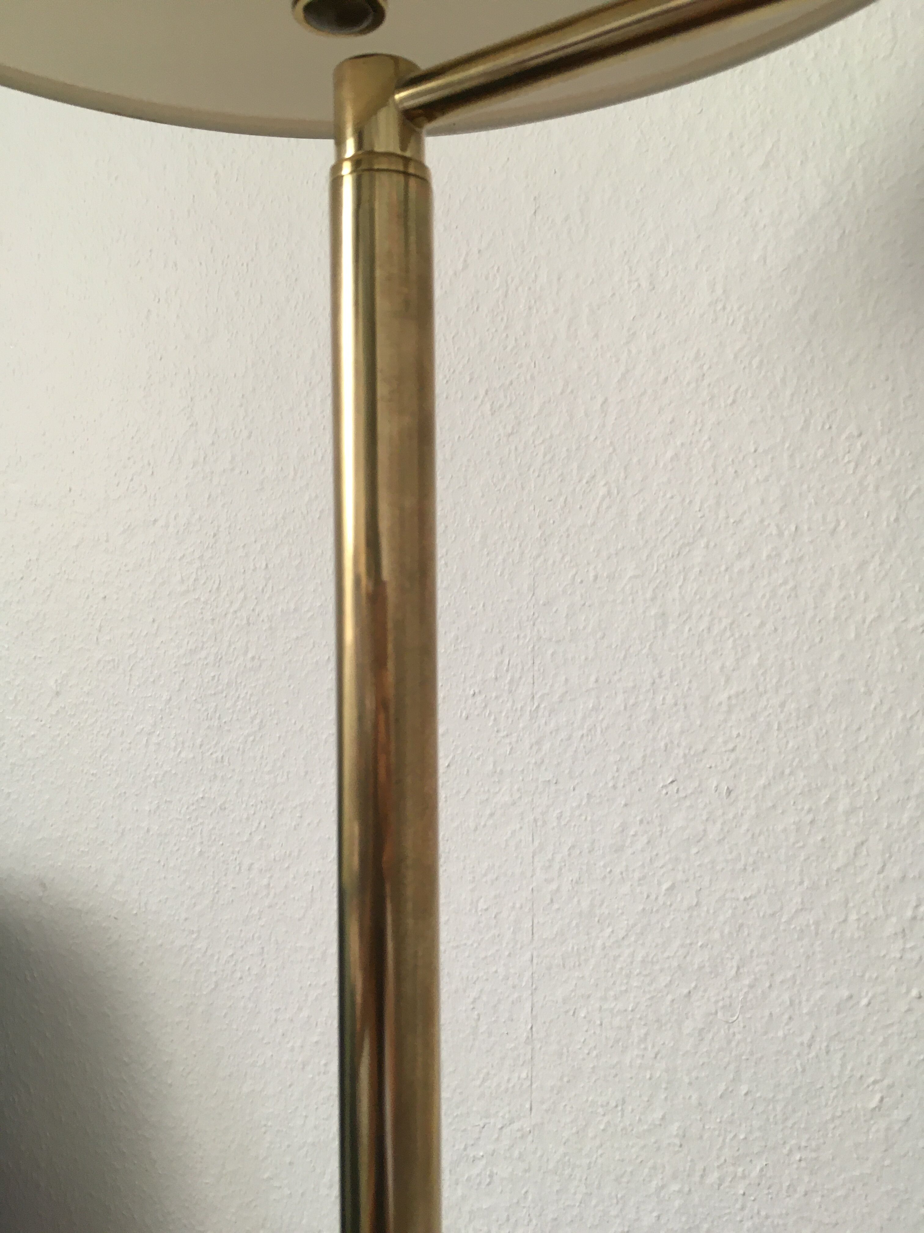 Articulated arm reader lamp