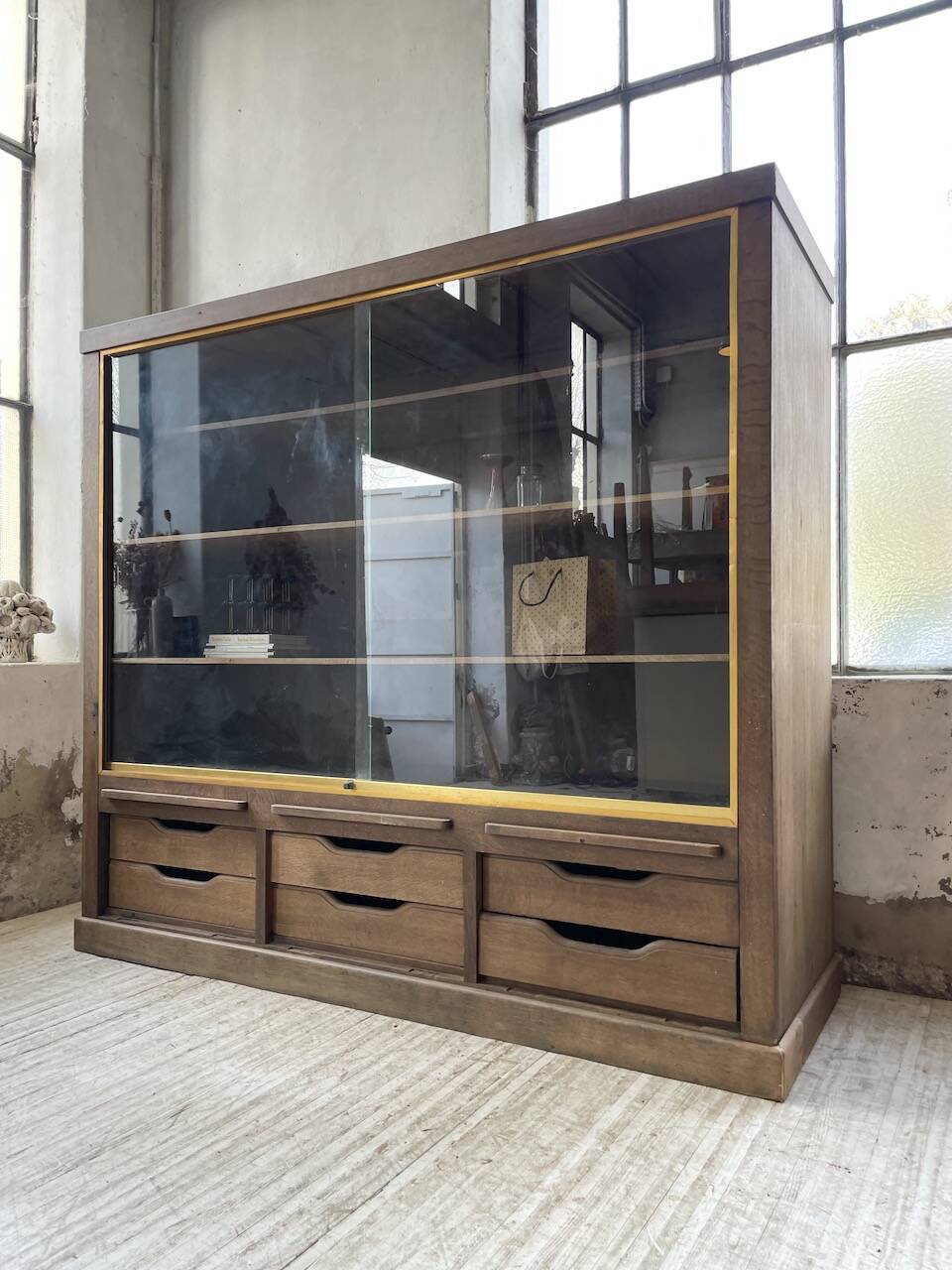 XXL oak display cabinet furniture