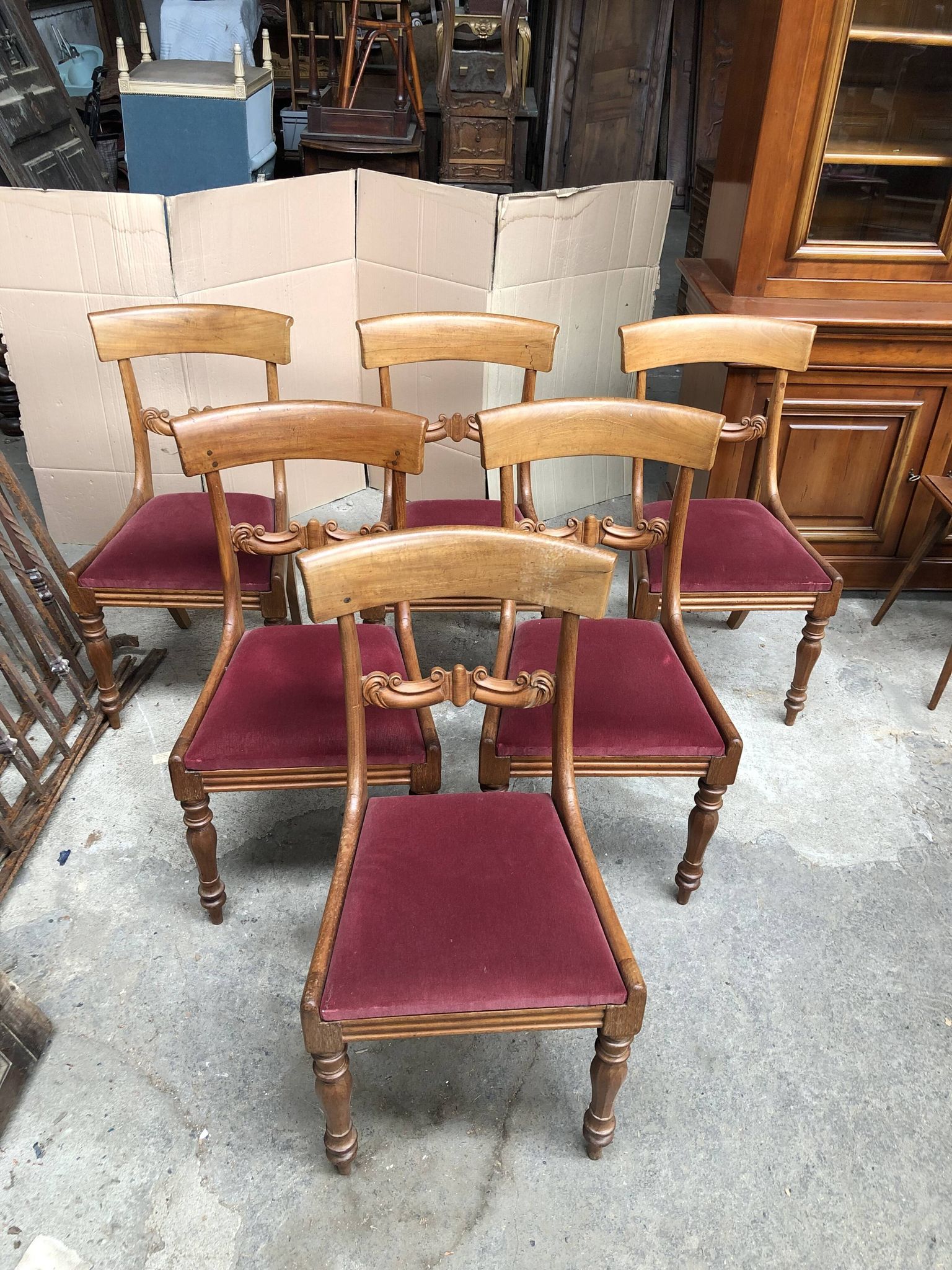 Lot de 6 chaises de style Restauration en merisier