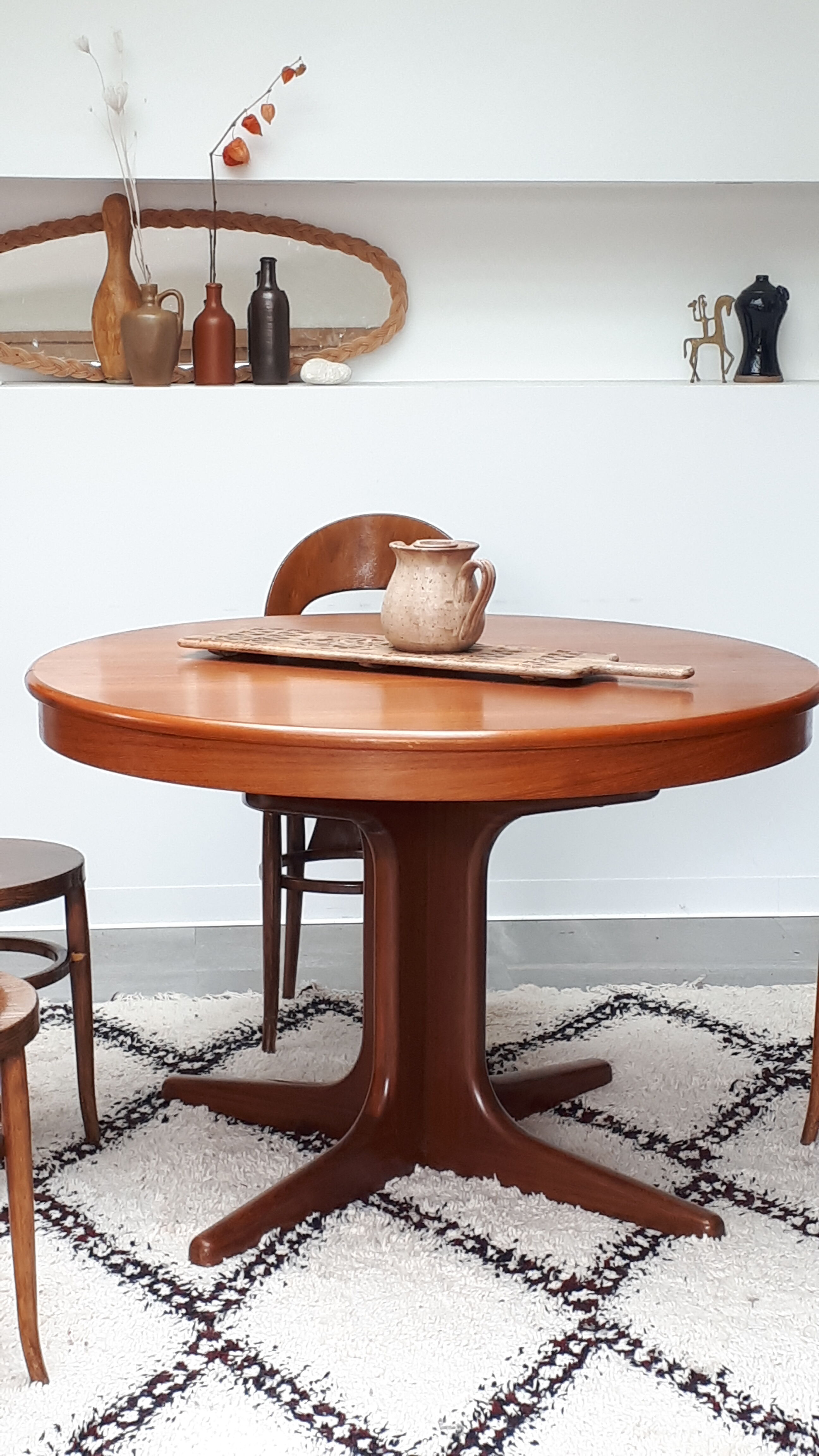 Table style scandinave en teck années 60 Baumann