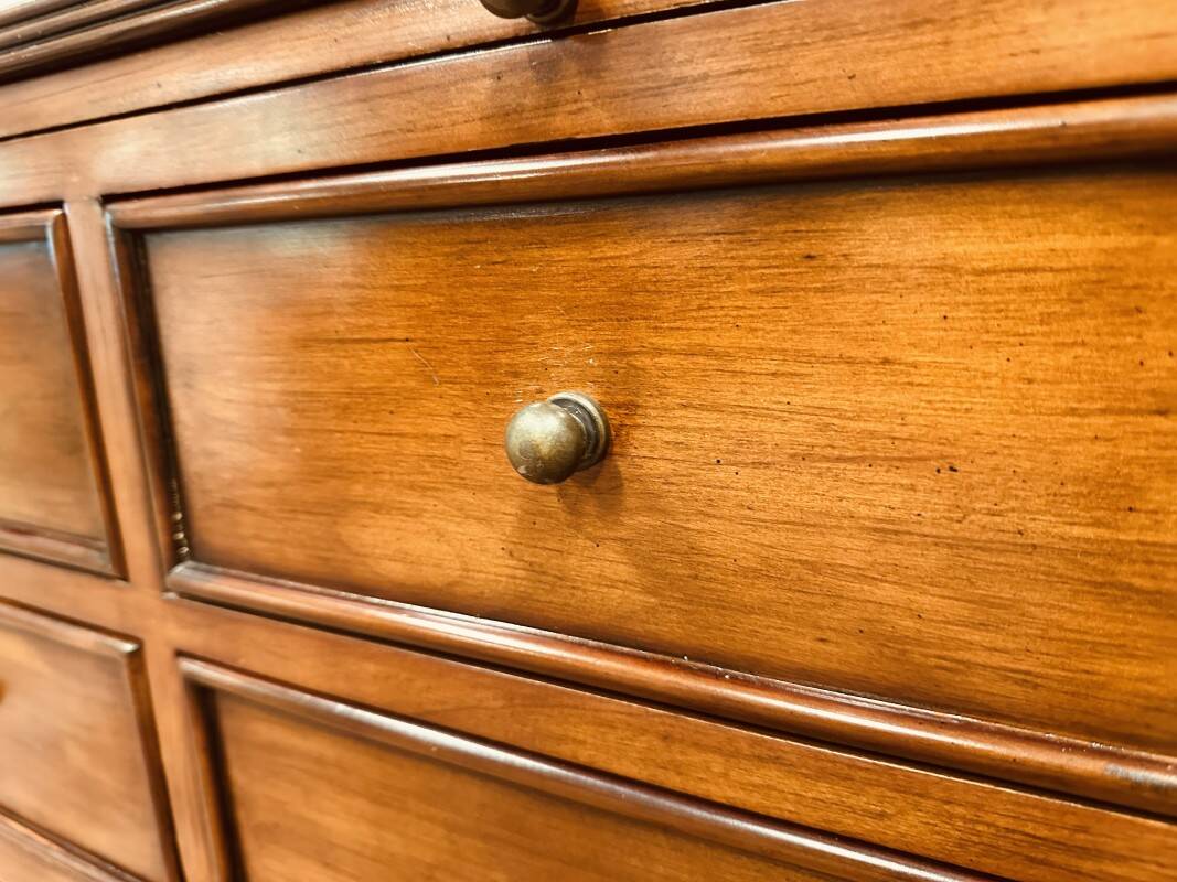 Armoire à vin anglaise classique