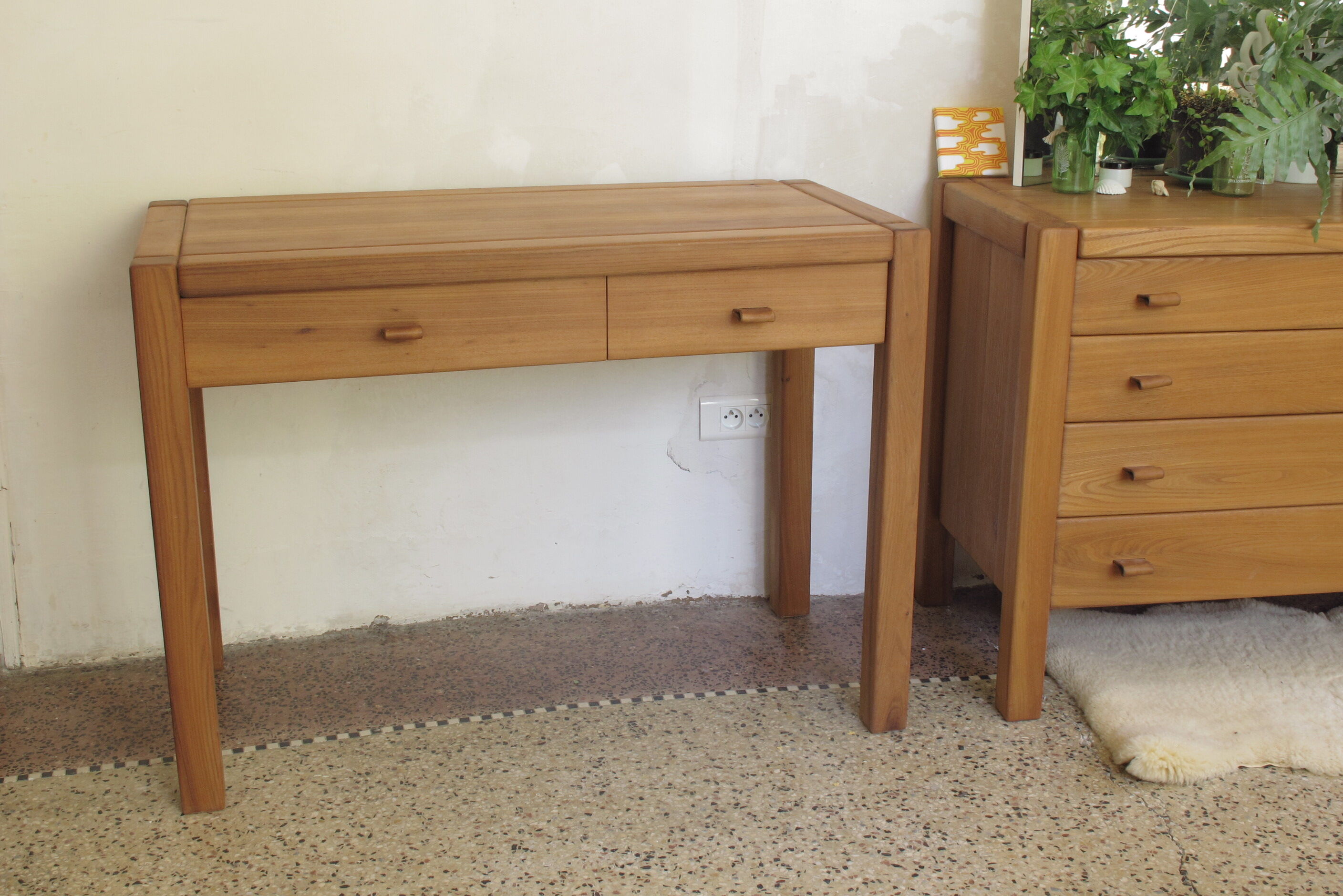 Solid Elm Office House Regain