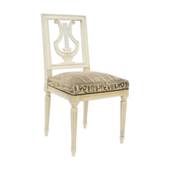 Chaise à dossier lyre