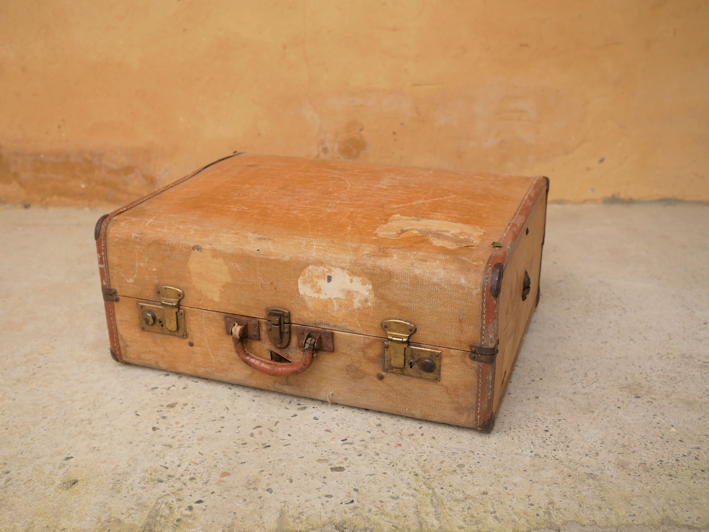 Yellow vintage case