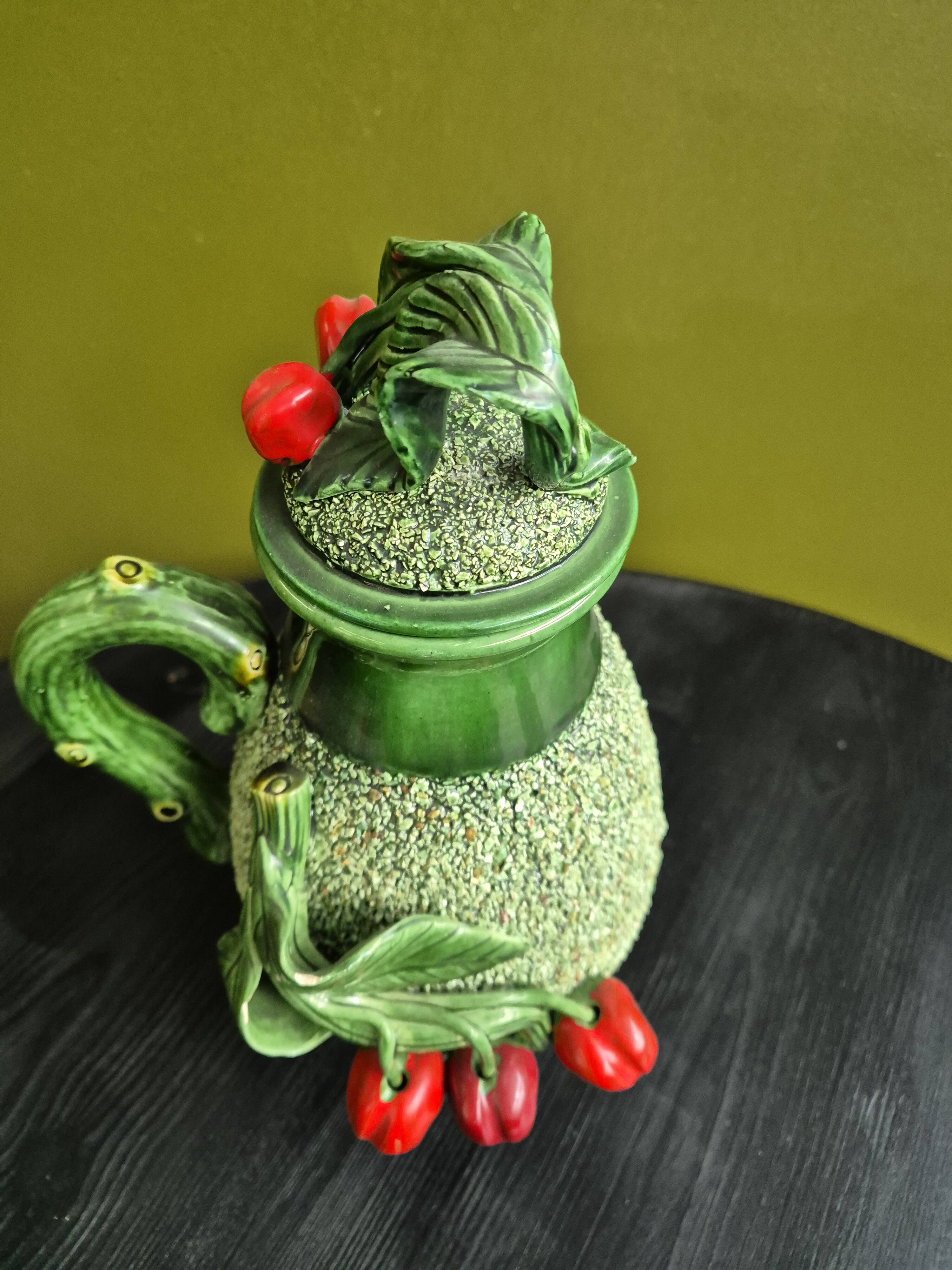 Tea/Coffee service with 6 cups