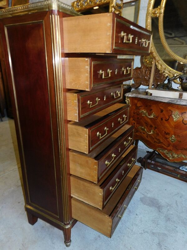 Chiffonnier semainier style Louis XVI en palissandre