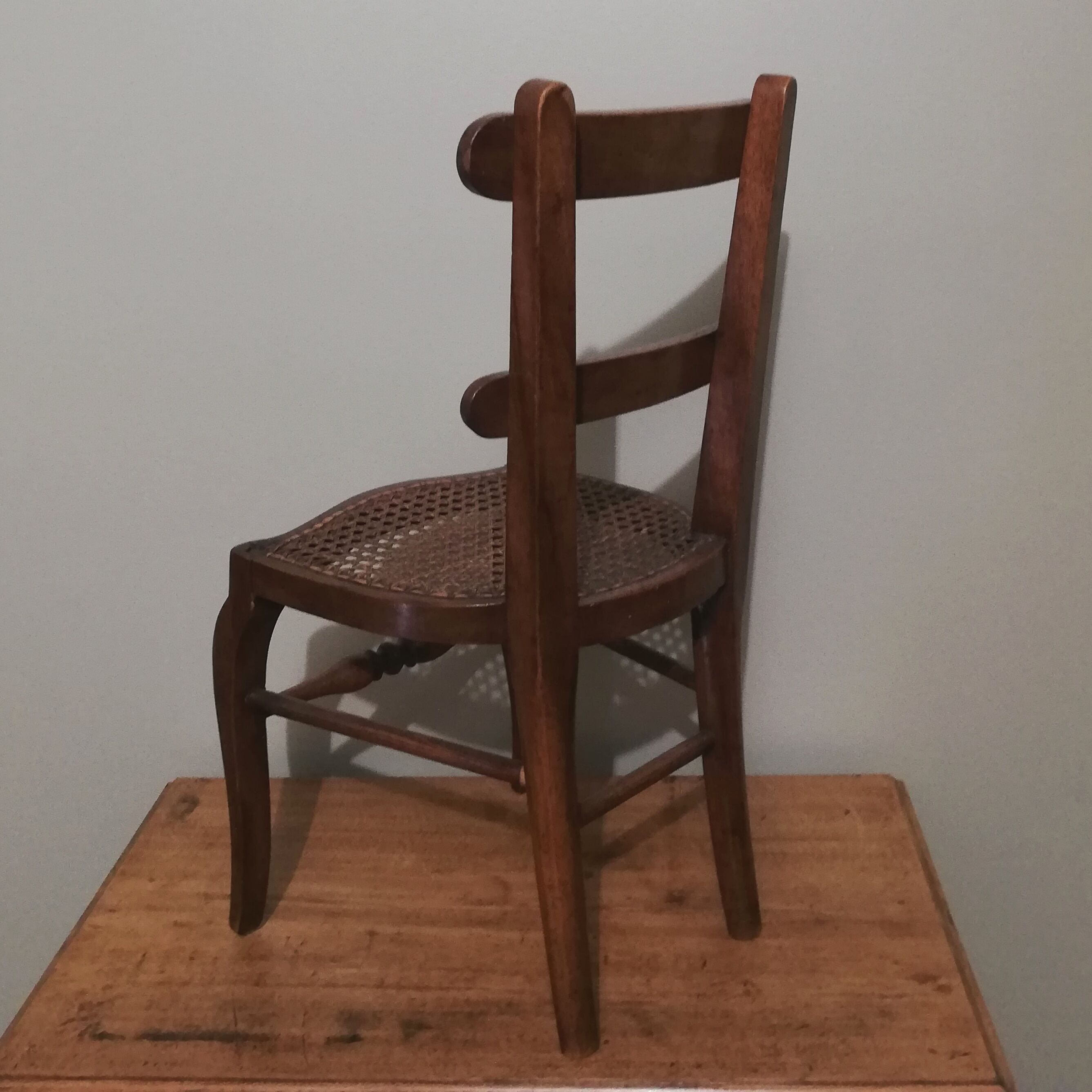 Children's canned chair