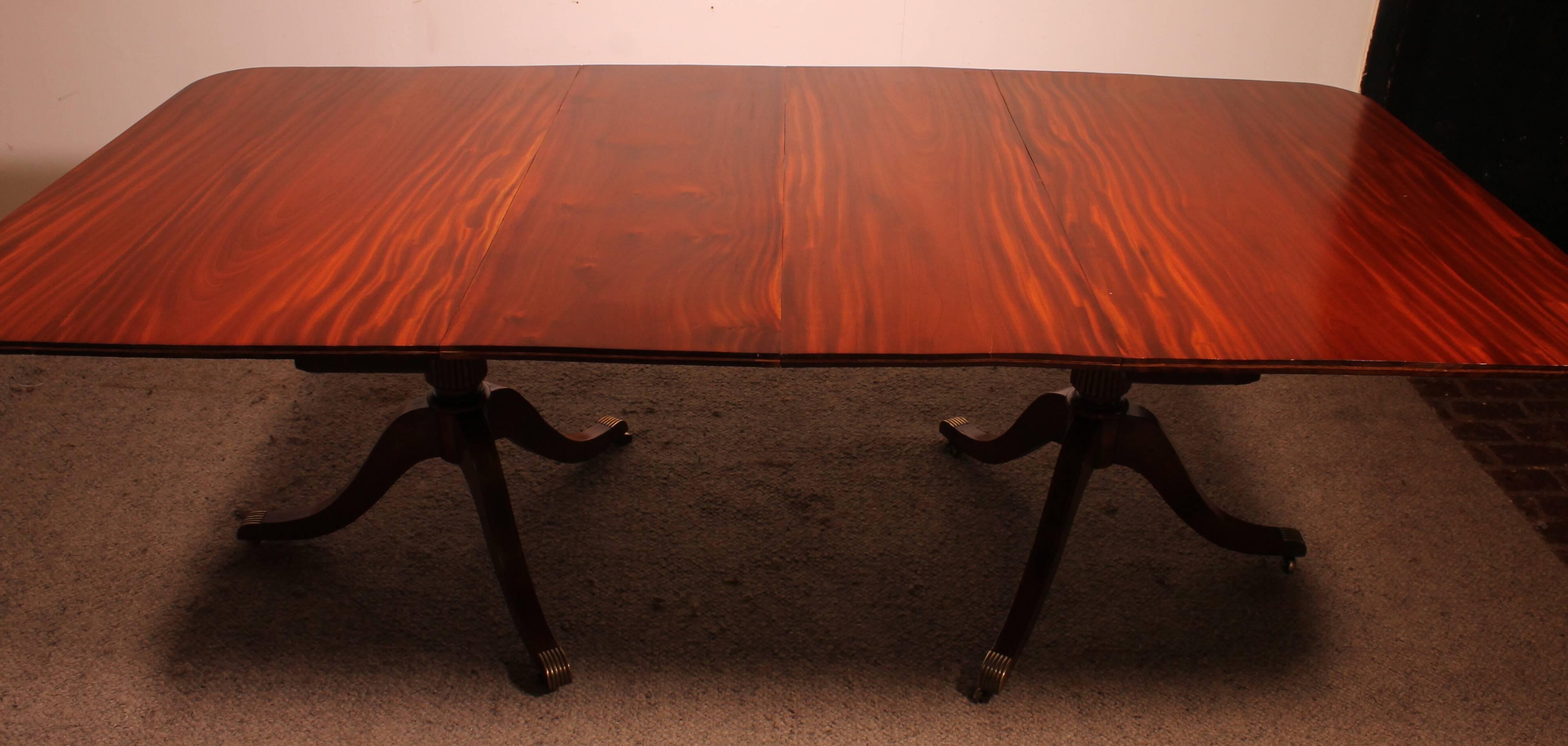 English tripod dining table in solid mahogany - 19th century