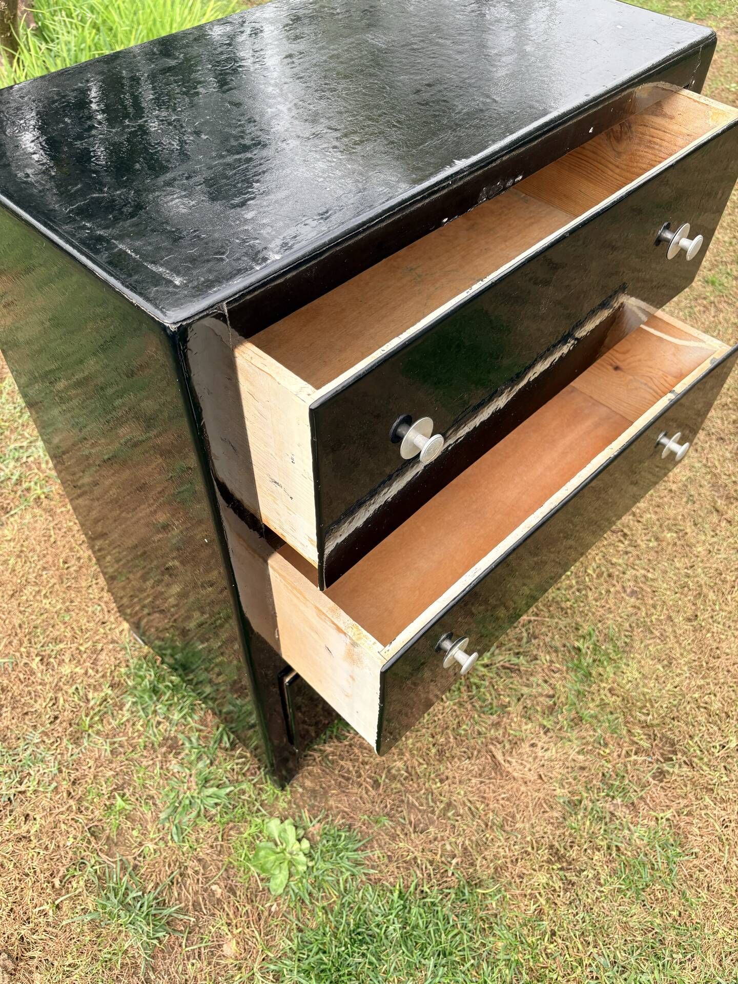 Small vintage chest of drawers
