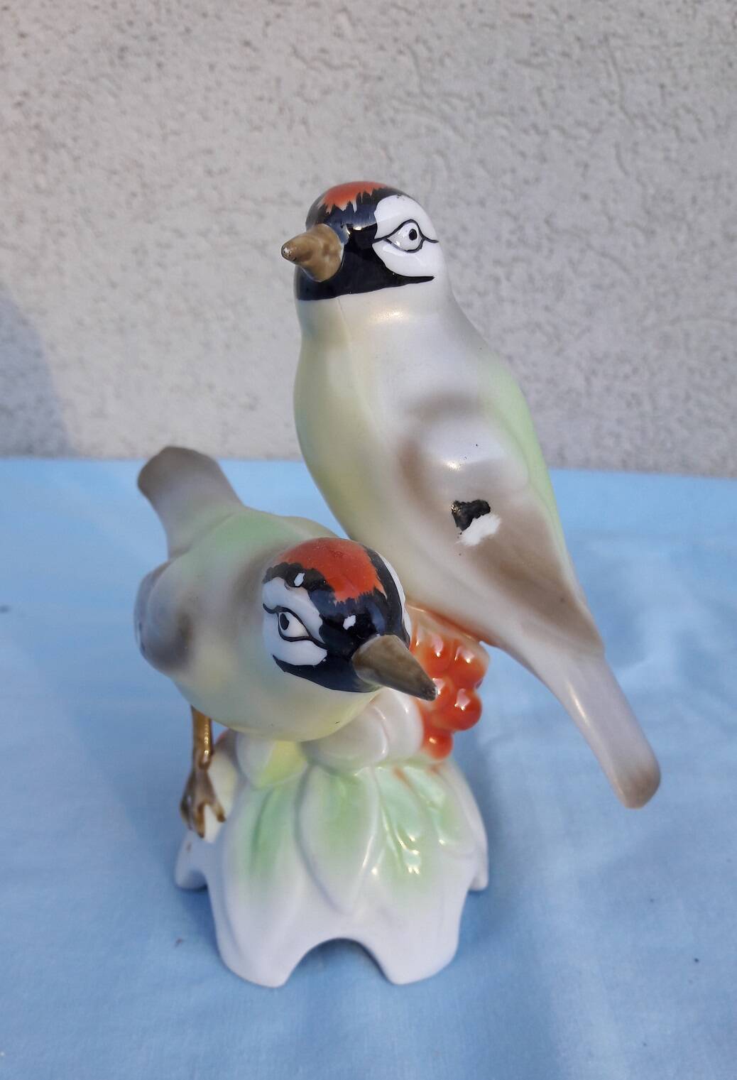 Porcelain birds