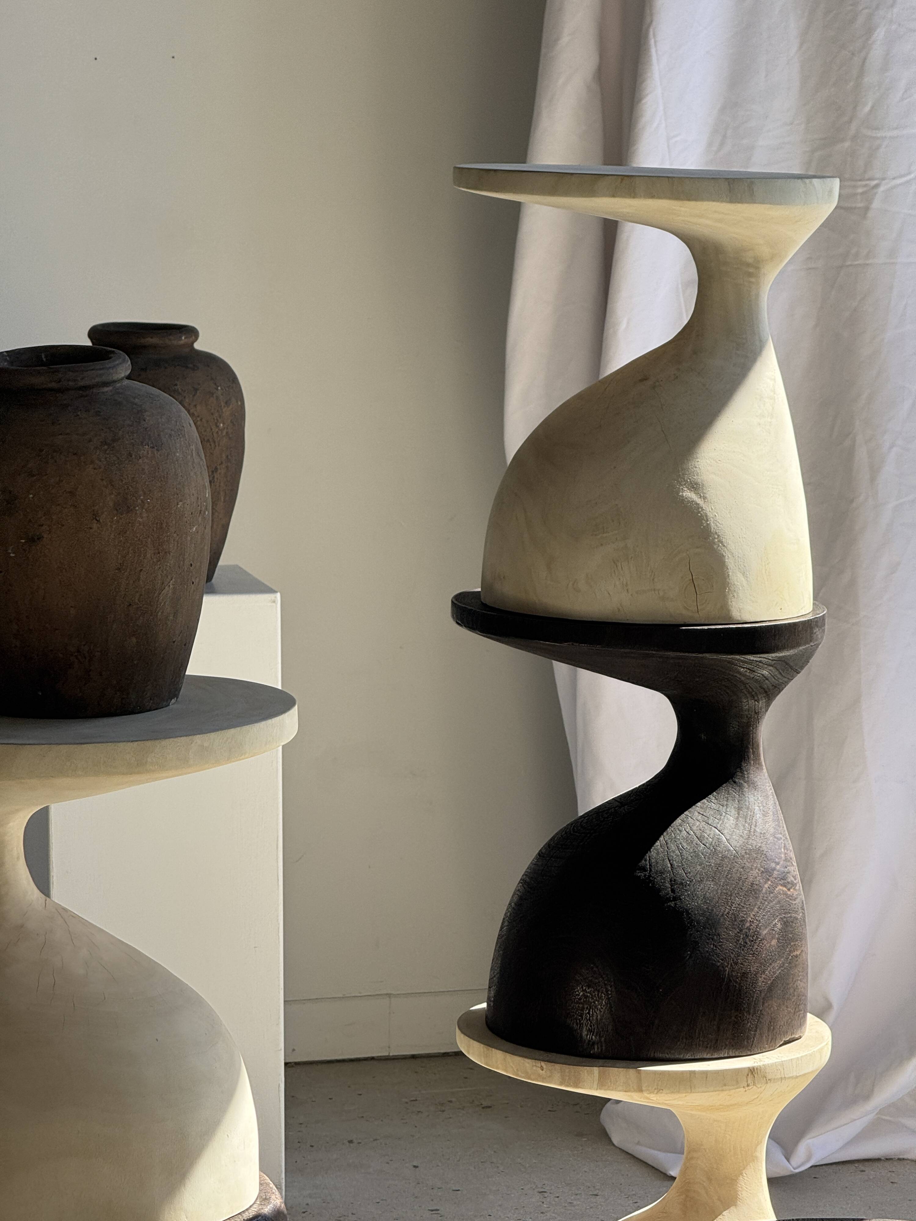 Sexy Neck - Solid wood (monoxyle) brown side table