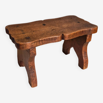 Tabouret repose-pieds en bois massif ancien