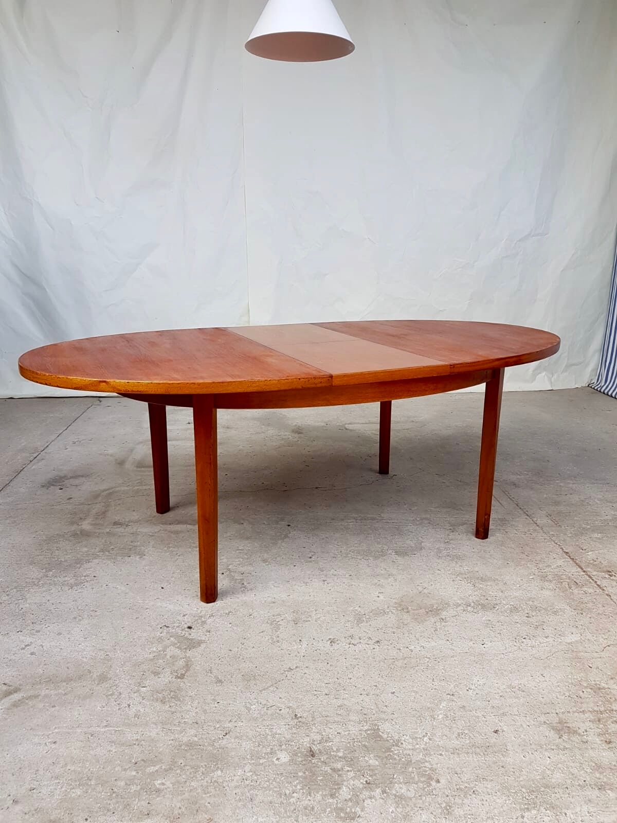 Dining table by William Lawrence