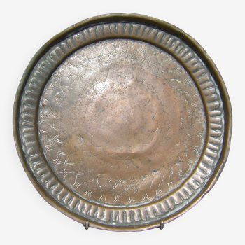 Small old oriental round plateau