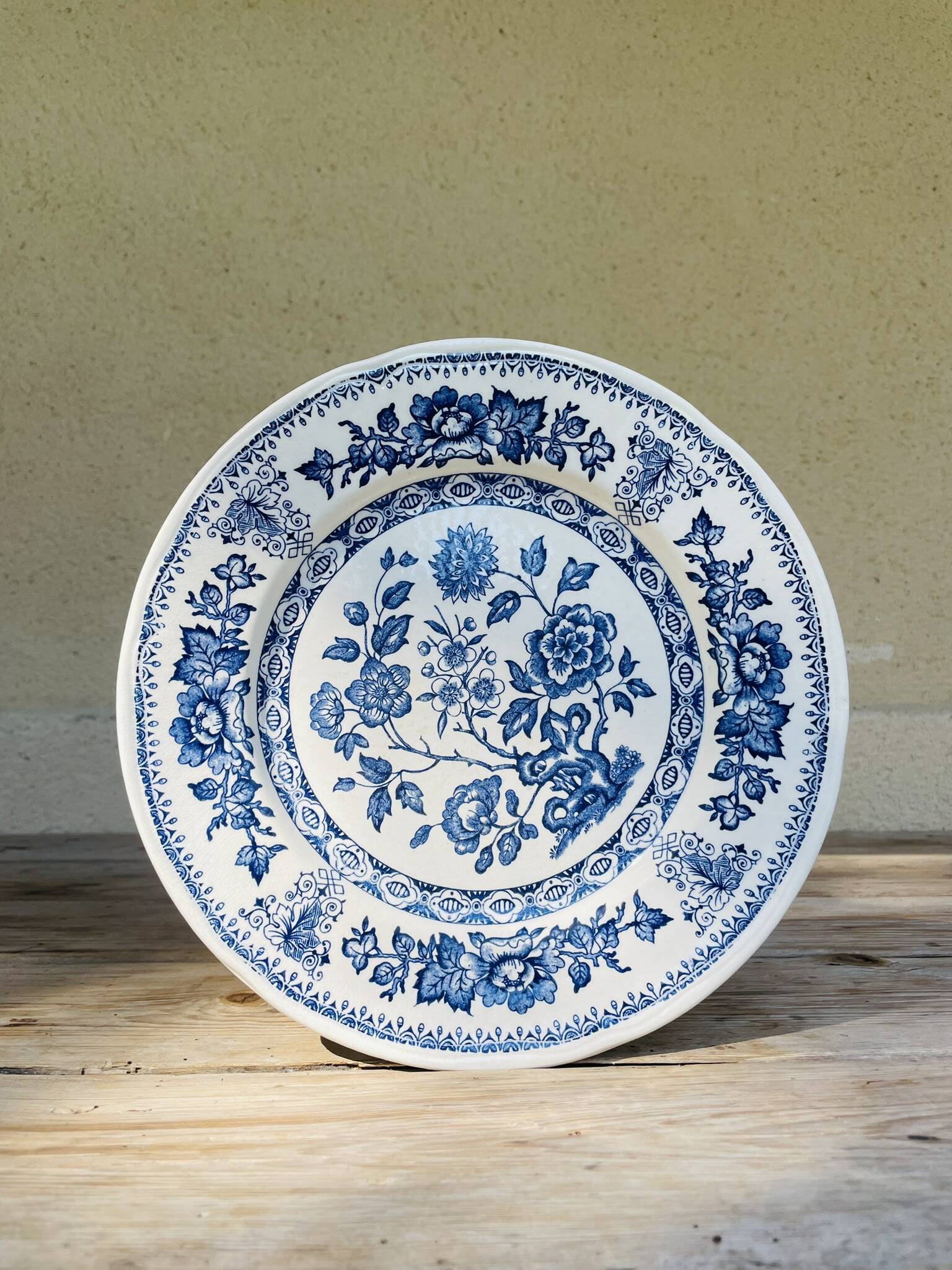 English-style Lunéville dinner plate