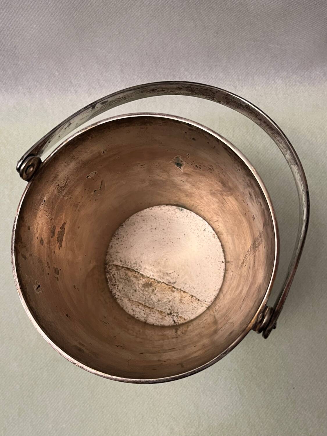 Silver-plated metal ice bucket