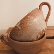 Duo de tasses anciennes en grès