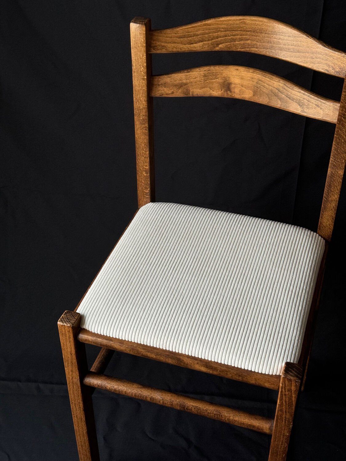 Set of 3 simple chairs by Baumann.