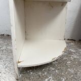 Corner kitchen shelves