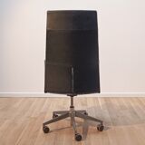 Vintage steering chair