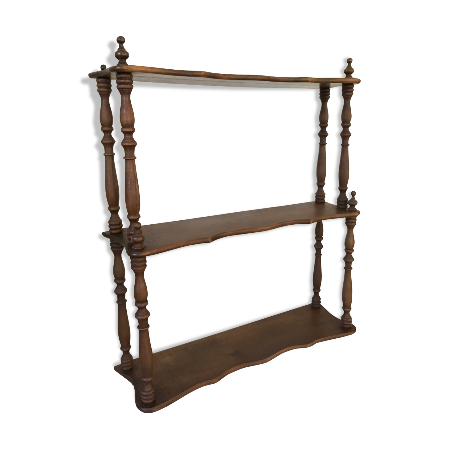 Wooden shelf turned at the end of the 19th century