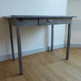 Metal kitchen table with gray speckled enameled top from the 1940s