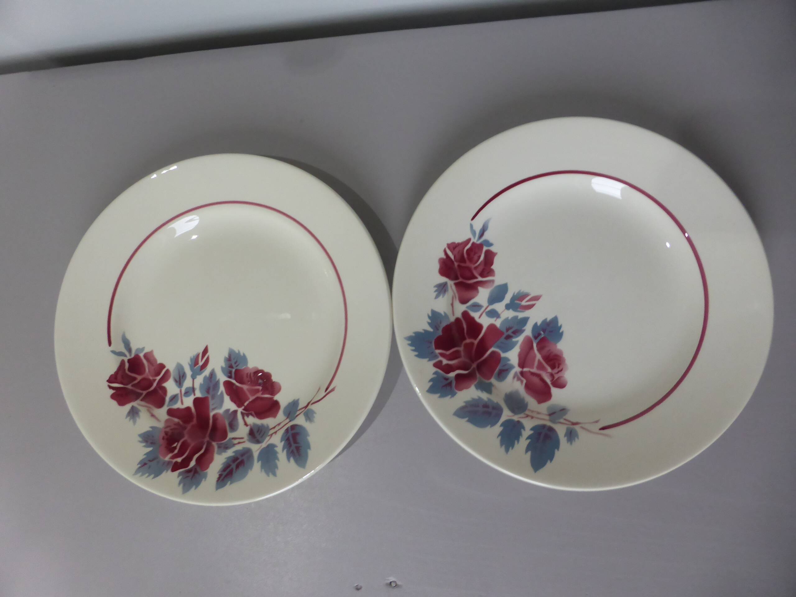 2 vintage Sarreguemines dinner plates, Eliane model