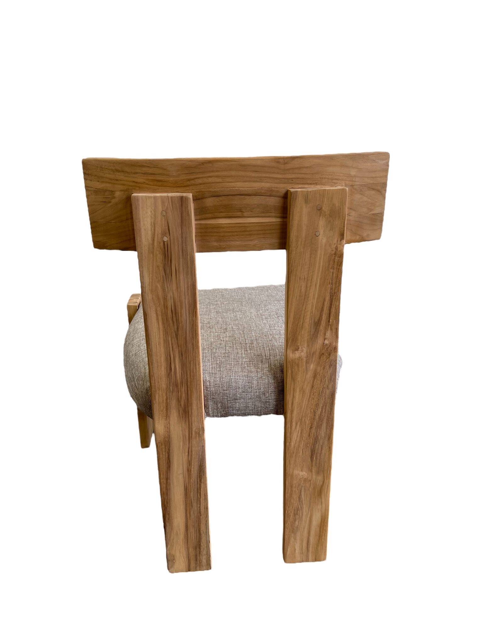 Solid wood chair with linen-look seat